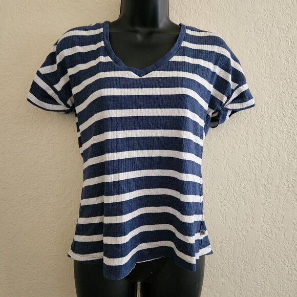 Mountain Hardware Striped T-shirt - Picture 1 of 7